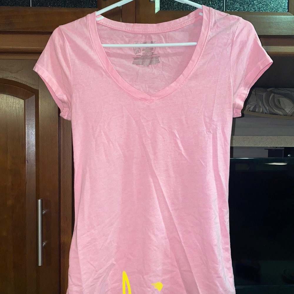 V-neck Pink plain tee